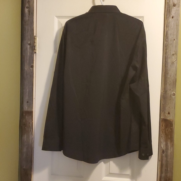 Mens Hugo Boss dress shirt - Picture 3 of 3